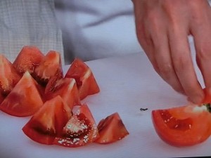 トマトとお揚げさんのしょうがじょうゆ
