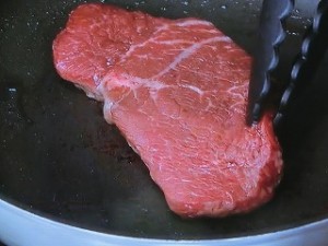 牛肉ステーキサラダ