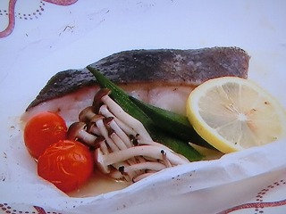 【おかずのクッキング】魚と野菜の紙包み焼きのレシピ・できるかな１分クッキング・鈴木薫