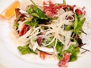 【ノンストップ】生ハムとベビーリーフのサラダ麺のレシピ