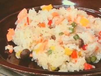 【キューピー３分クッキング】いろいろ野菜と塩鮭のピラフのレシピ・田口成子