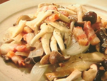 【きょうの料理】きのこベーコン炒めのレシピ・ワタナベマキ
