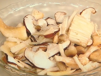 【きょうの料理】ヒラヒラ冷凍きのこのレシピ・ワタナベマキ