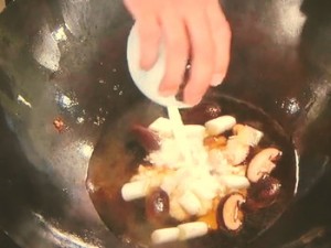 鶏団子のオイスタークリーム煮