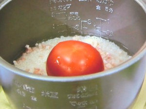 トマトとキノコの炊き込みご飯