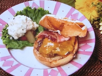 【新チューボーですよ！】ベーコンチーズバーガーのレシピ・クマムシ・堺正章