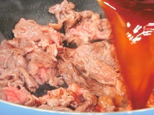 すき焼き牛肉と焼き山芋の炒め物
