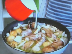 もこみち流　骨付き鶏もも肉のココナツミルク煮