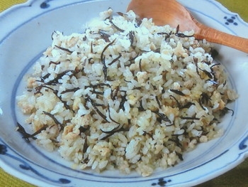 【きょうの料理ビギナーズ】鶏ひき肉と芽ひじきのチャーハンのレシピ・大庭英子