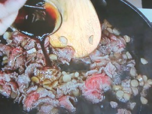 牛肉とごぼうの混ぜご飯
