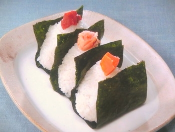 【きょうの料理ビギナーズ】おにぎり3種（梅干し、さけ、たらこ）のレシピ・大庭英子