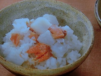 【きょうの料理ビギナーズ】塩ざけと長芋の炊き込みご飯のレシピ・大庭英子