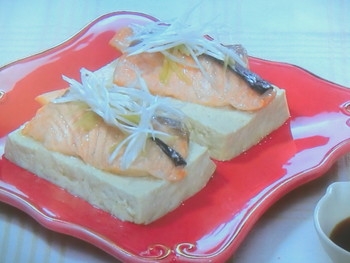 【きょうの料理ビギナーズ】さけの豆腐のせ蒸しのレシピ・大庭英子