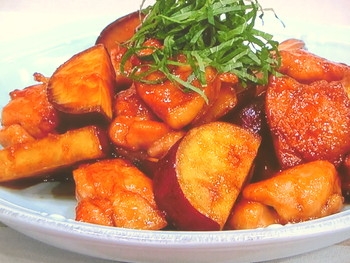 【ノンストップ】ご飯もお酒も進むよ～鶏肉とさつま芋炒めのレシピ・三ツ星シュフの食ナビ