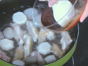 里芋と手羽の味噌煮込み