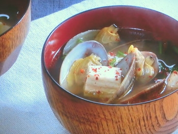 【きょうの料理ビギナーズ】あさりと豆腐のピリ辛汁のレシピ・大庭英子