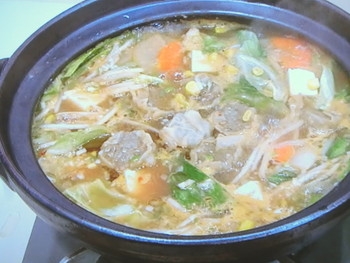 【ノンストップ】お野菜たっぷり◎ごまみそシュウマイ鍋のレシピ・三ツ星シュフの食ナビ