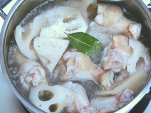れんこんと鶏肉のスープ煮