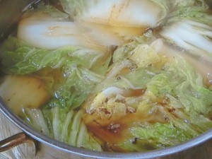 白菜と鶏モモ肉のスープ煮