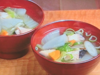 【キューピー３分クッキング】塩鮭と野菜の汁もののレシピ・田口成子