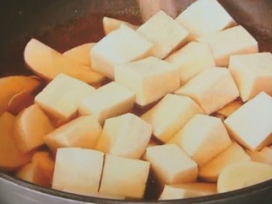 たけのこ、うど、高野豆腐の炊き合わせ