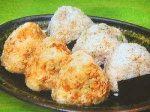 鶏そぼろとセロリの混ぜごはんおにぎり