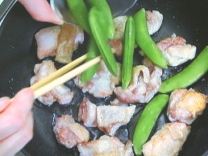 鶏肉と野菜の黒酢炒め