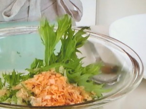 水菜とみょうがとおかかのサラダ