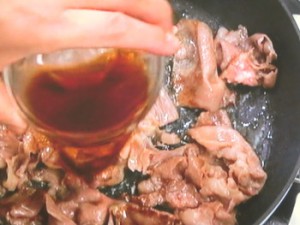 赤ワイン酢飯の牛丼