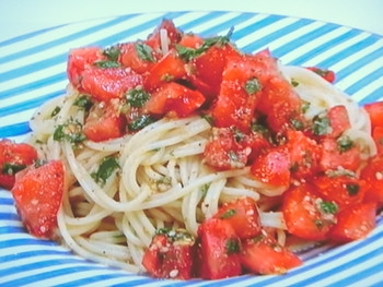 【ノンストップ】超シンプル！トマトと大葉で和風冷製パスタのレシピ・三ツ星シュフの食ナビ