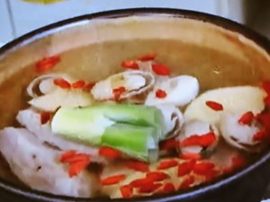もこみち流　シンガポール風 ポークリブの薬膳スープ