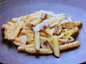 【ZIP！速水もこみちのMOCO''Sキッチン】もこみち流　鶏肉ときのこのクリームペンネのレシピ・速水もこみち