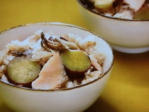 【おかずのクッキング】塩鮭とさつまいもと舞茸の炊き込みごはんのレシピ・できるかな１分クッキング・鈴木薫