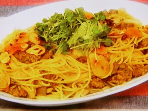 【男子ごはん】サルシッチャと舞茸のペペロンチーノのレシピ・国分太一・栗原心平