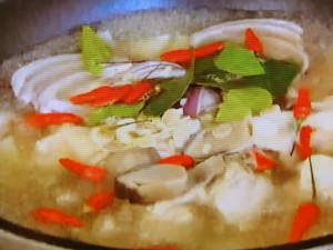 もこみち流　鶏肉のトムヤムスープ