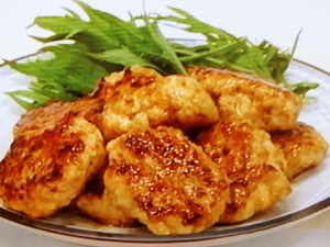 【ノンストップ】鶏胸肉と新玉ねぎのジューシーつくね照焼きのレシピ・三ツ星シュフの食ナビ