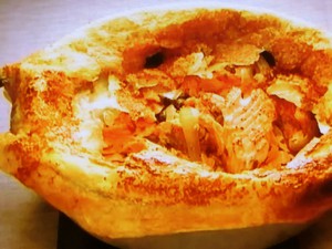 【ZIP！速水もこみちのMOCO''Sキッチン】もこみち流　サーモンとオリーブ　ケッパー風味のパイ包み焼きのレシピ・速水もこみち