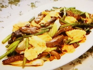 【ZIP！速水もこみちのMOCO''Sキッチン】もこみち流　牛肉とにんにくの芽と卵の豆板醤炒めのレシピ・速水もこみち