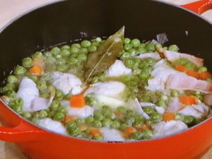 鶏むね肉とグリーンピースのスープ煮