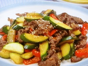 【キューピー３分クッキング】牛肉とズッキーニのごま炒めのレシピ・石原洋子