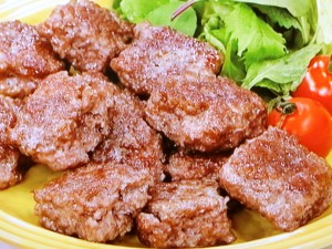 【ノンストップ】まるで牛肉！節約合挽きサイコロステーキ☆のレシピ・三ツ星シュフの食ナビ