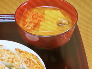 【おかずのクッキング】かぼちゃとトマトの味噌汁のレシピ・土井善晴