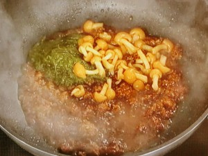 めかぶとナメコのジャージャン麺