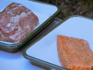 豚肉とサーモンの燻製