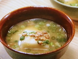 【おかずのクッキング】なっとう餅みそ汁のレシピ・土井善晴