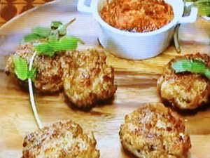 【ZIP！速水もこみちのMOCO''Sキッチン】もこみち流　スパイスポークハンバーグ～トマトとブラックオリーブソースのレシピ・速水もこみち