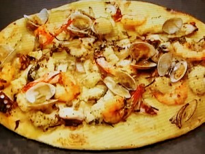 【ZIP！速水もこみちのMOCO''Sキッチン】もこみち流　魚介のうす焼きピッツァのレシピ・速水もこみち