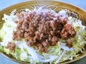 【きょうの料理ビギナーズ】せん切り白菜のみそそぼろがけのレシピ・河野雅子
