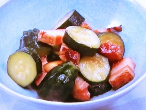 【おかずのクッキング】ズッキーニとベーコンの煮つけのレシピ・土井善晴