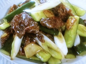 【きょうの料理ビギナーズ】きゅうりと牛肉のオイスター炒めのレシピ・河野雅子